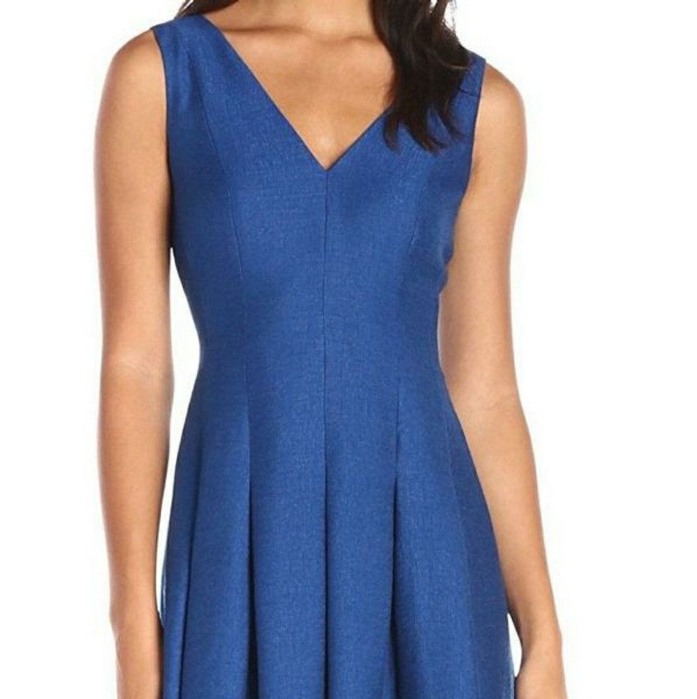 Anne Klein Mariner Blue Womens Size 6 V-neck Knit